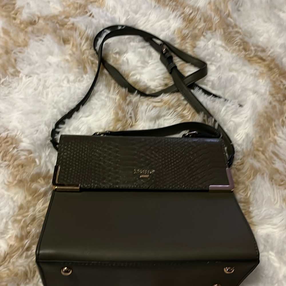 Women’s crossbody